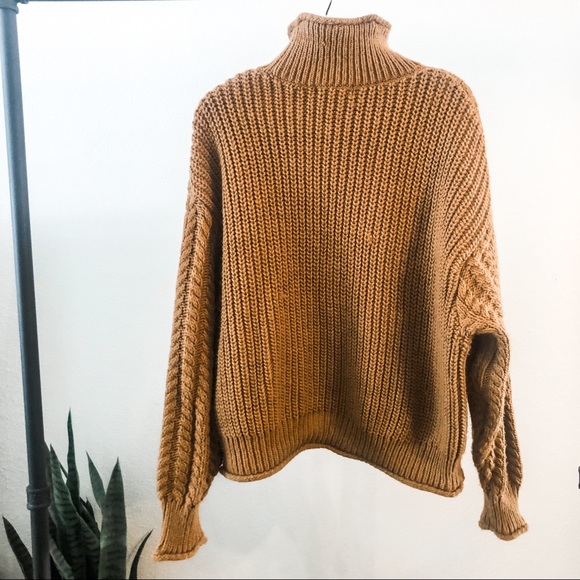 Gorgeous Chunky Knit Sweater - Picture 2 of 4